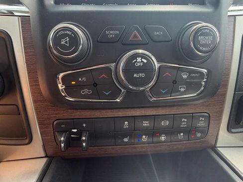 Used 2018 RAM 2500 Laramie AWD/4WD image 35