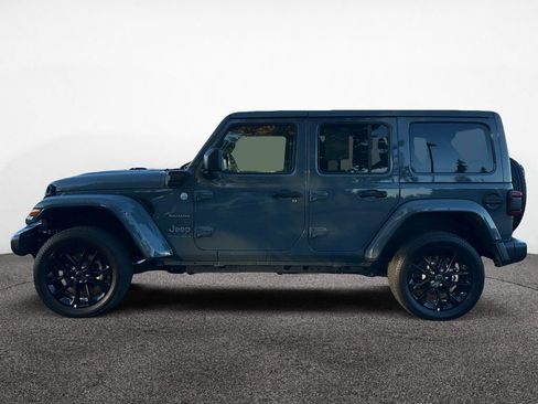 Used 2024 Jeep Wrangler Unlimited Sahara image 2