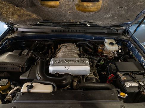 Used 2004 Toyota 4Runner 4WD image 5