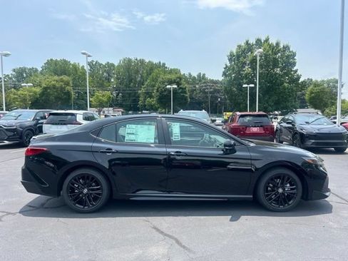 New 2026 Toyota Camry SE FWD image 4