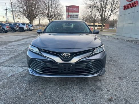Used 2018 Toyota Camry LE image 8