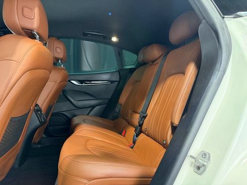 Used 2018 Maserati Levante AWD/4WD image 18