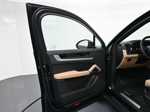 Certified 2026 Porsche Cayenne Coupe AWD/4WD image 16