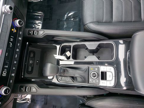 Used 2022 Kia Telluride SX w/ SX Prestige Package image 26