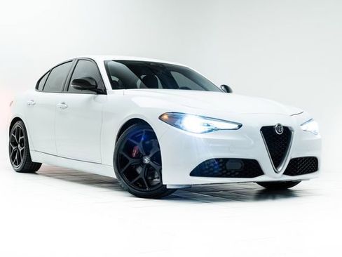 Used 2020 Alfa Romeo Giulia Nero Edizione w/ Nero Edizione image 5