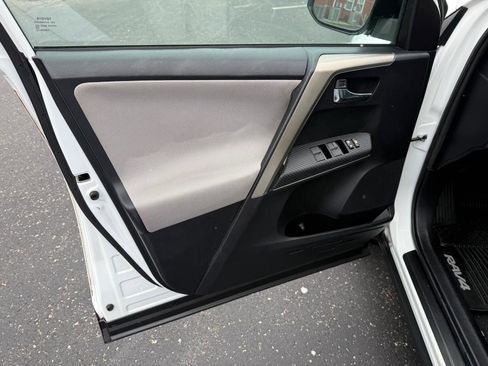 Used 2014 Toyota RAV4 XLE image 8