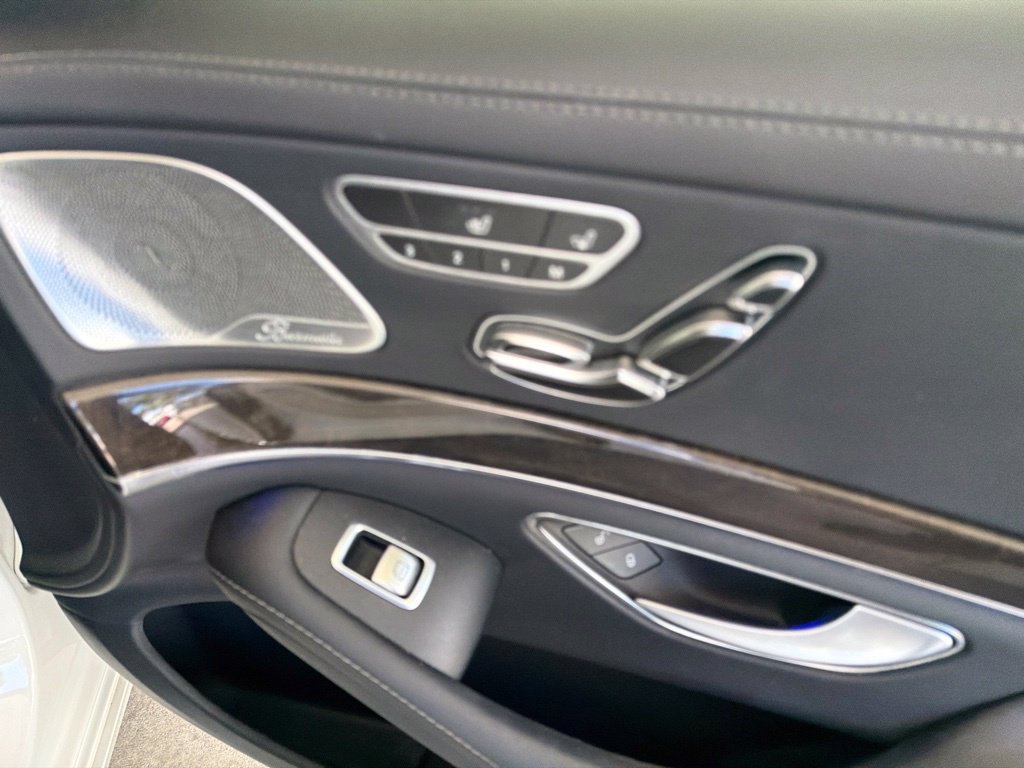 Used 2015 Mercedes-Benz S 550 Sedan image 27