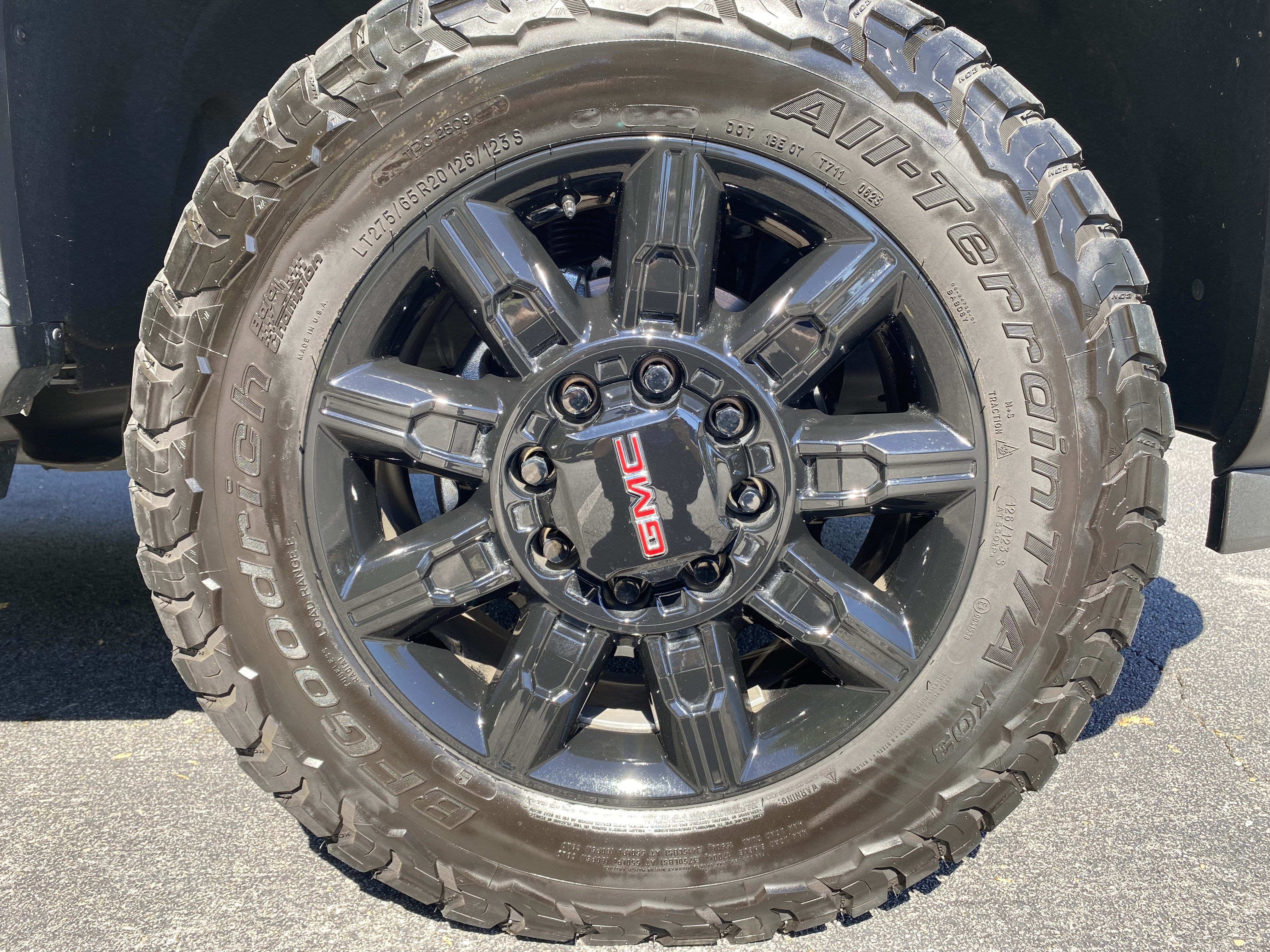 Used 2024 GMC Sierra 2500 AT4 w/ AT4 Premium Plus Package AWD/4WD image 14