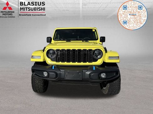 Used 2024 Jeep Wrangler Unlimited w/ Convenience Group AWD/4WD image 24