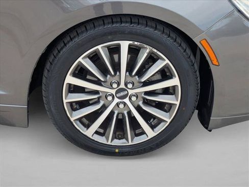 Used 2017 Lincoln MKZ Premiere FWD image 23