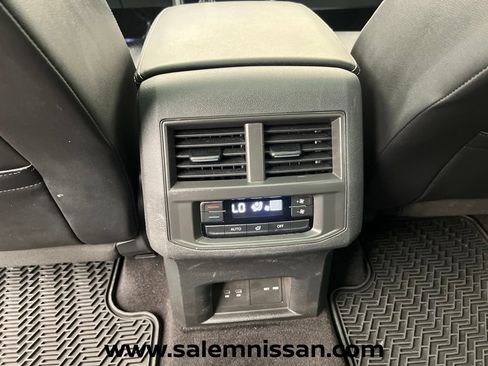 Used 2022 Volkswagen Atlas SE w/ Panoramic Sunroof Package AWD/4WD image 19