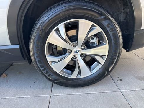 Used 2022 Subaru Ascent Premium w/ Convenience Package image 12