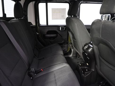 Used 2023 Jeep Gladiator Sport AWD/4WD image 18