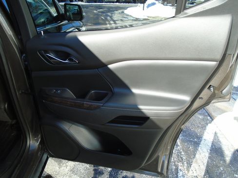 Used 2020 GMC Acadia Denali w/ Technology Package image 29