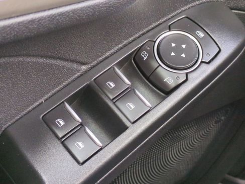 Used 2022 Ford Escape SE w/ SE Sport Appearance Package image 25