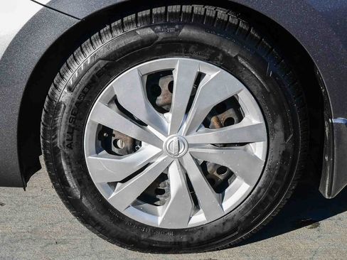 Used 2020 Nissan Versa S image 11