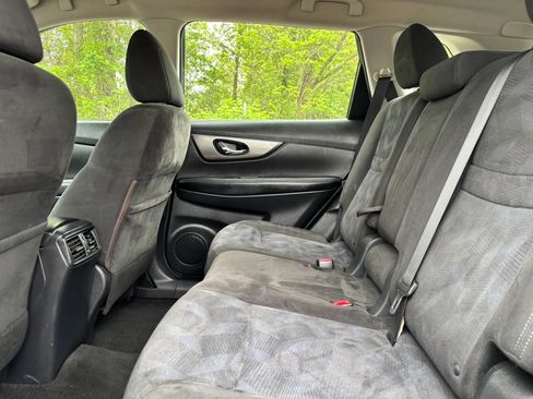 Used 2015 Nissan Rogue S FWD image 14