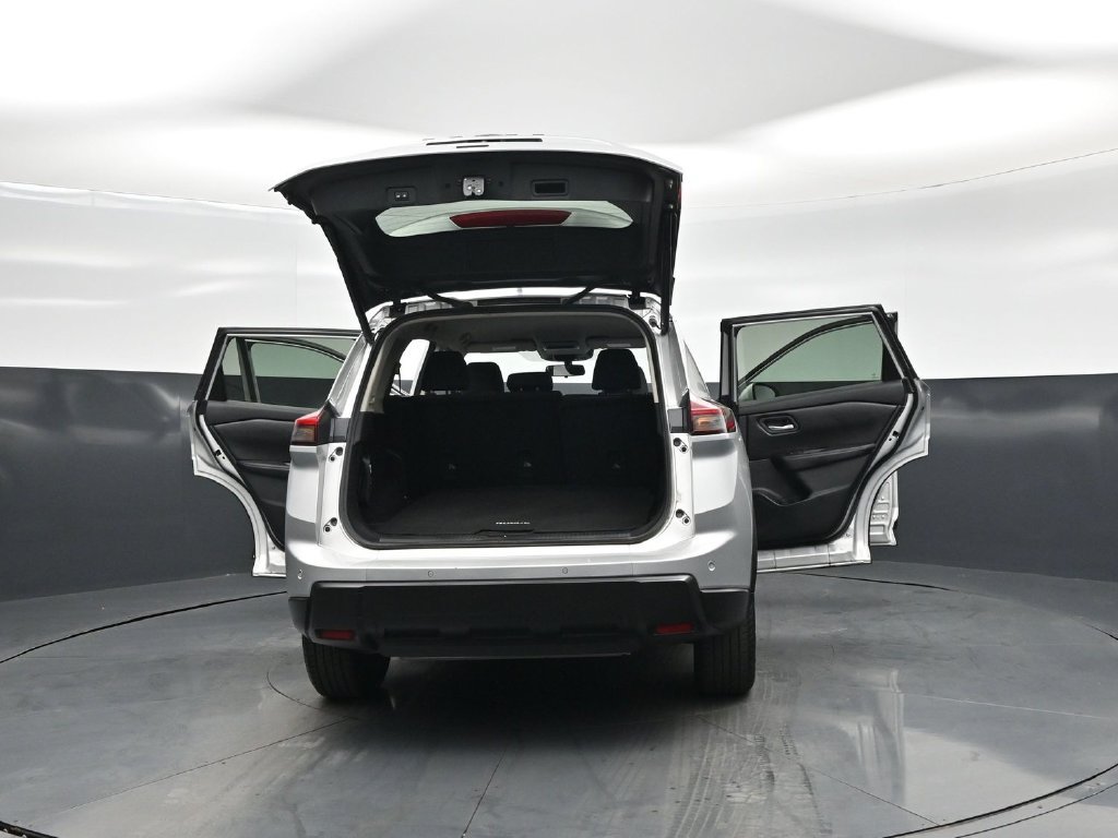 Used 2024 Nissan Rogue SV AWD/4WD image 32