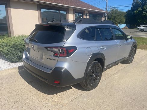 Used 2025 Subaru Outback Onyx Edition image 2