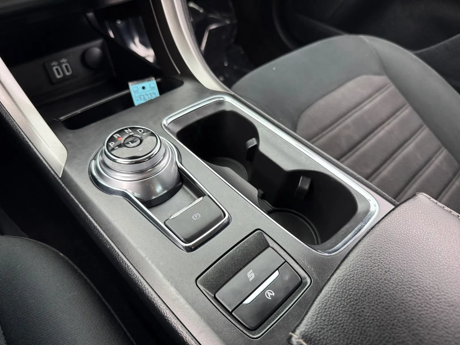 Used 2020 Ford Fusion SE FWD image 37