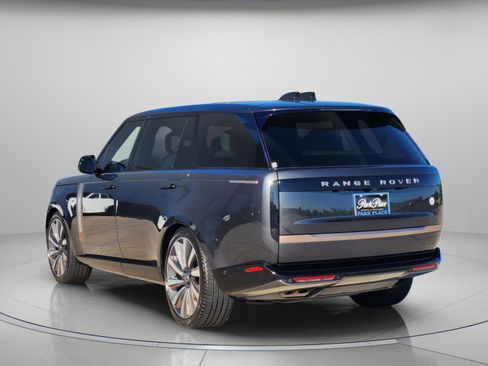 Certified 2023 Land Rover Range Rover SV AWD/4WD image 3