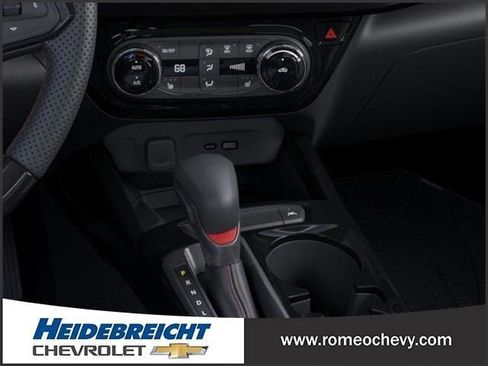 New 2025 Chevrolet Trax RS w/ Sunroof Package image 24