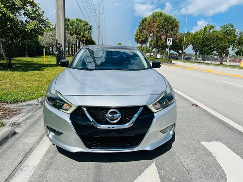 Used 2020 Nissan Maxima 3.5 SV w/ Floor Mat Group FWD image 8