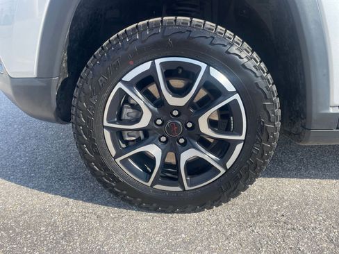 Used 2025 Jeep Compass Trailhawk image 29