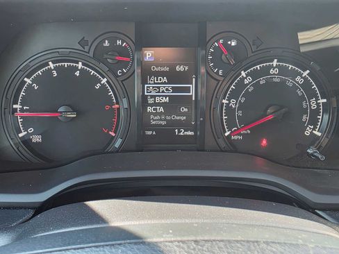 Used 2024 Toyota 4Runner SR5 AWD/4WD image 25