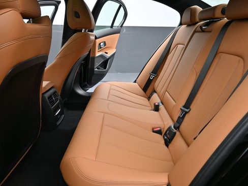 Used 2024 BMW 330i xDrive Sedan w/ Premium Package image 17