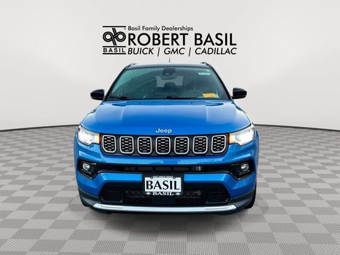 Used 2024 Jeep Compass Limited AWD/4WD image 3
