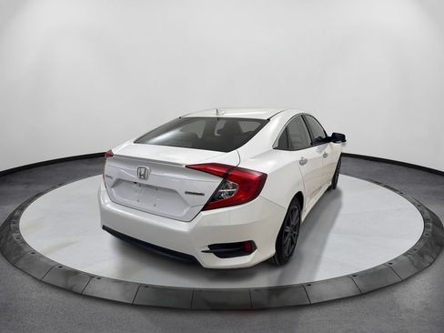 Used 2018 Honda Civic Touring image 6