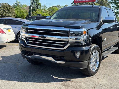 Used 2017 Chevrolet Silverado 1500 High Country image 3