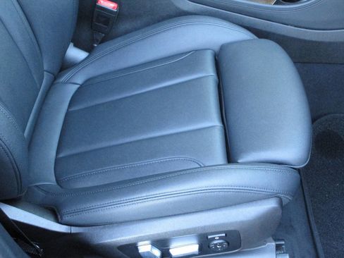 Used 2019 BMW X4 xDrive30i w/ Convenience Package image 12