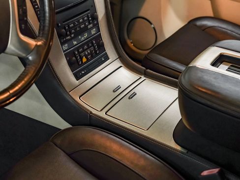 Used 2014 Cadillac Escalade ESV Platinum RWD image 22