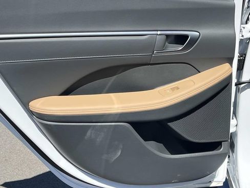 Certified 2025 Hyundai Sonata Limited FWD image 21