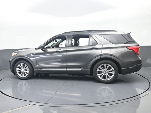 Used 2020 Ford Explorer XLT w/ Equipment Group 202A image 3