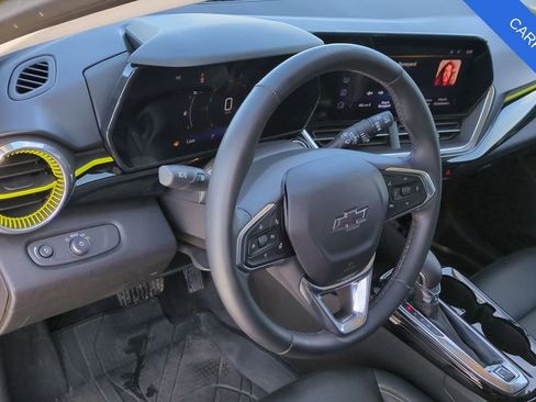 Used 2024 Chevrolet Trax ACTIV w/ Driver Confidence Package image 2