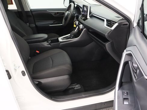 Certified 2024 Toyota RAV4 LE FWD image 33