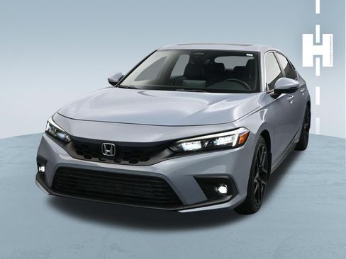 Used 2022 Honda Civic Sport Touring image 2