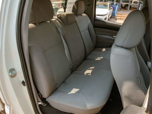 Used 2014 Toyota Tacoma PreRunner w/ Convenience Package RWD image 12