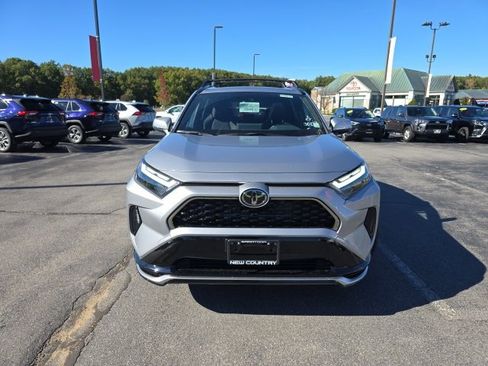 New 2025 Toyota RAV4 SE image 8