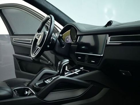 Used 2021 Porsche Cayenne GTS image 65