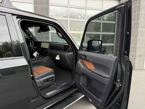 Used 2026 Lexus GX 550 w/ Accessory Package (ZB) AWD/4WD image 17