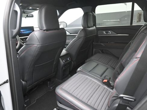 New 2026 Ford Explorer ST-Line image 2