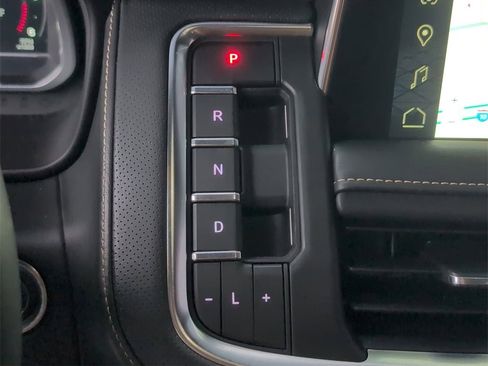 Certified 2023 GMC Yukon SLT w/ SLT Premium Package image 17