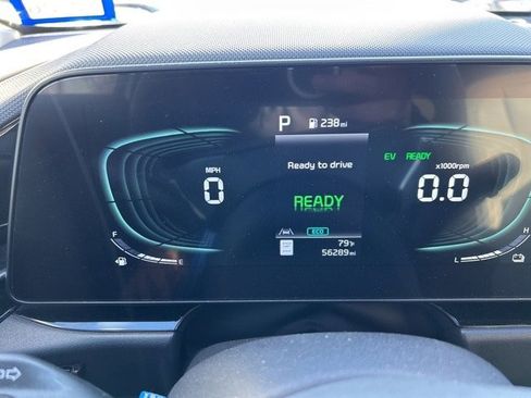 Used 2023 Kia Niro EX Touring image 8