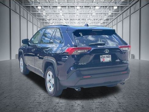 Certified 2021 Toyota RAV4 XLE w/ Convenience Package AWD/4WD image 10