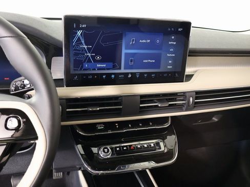 New 2026 Lincoln Corsair Premiere FWD image 5