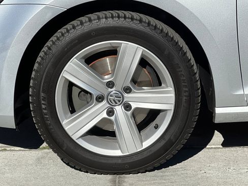 Used 2015 Volkswagen Golf TDI image 26